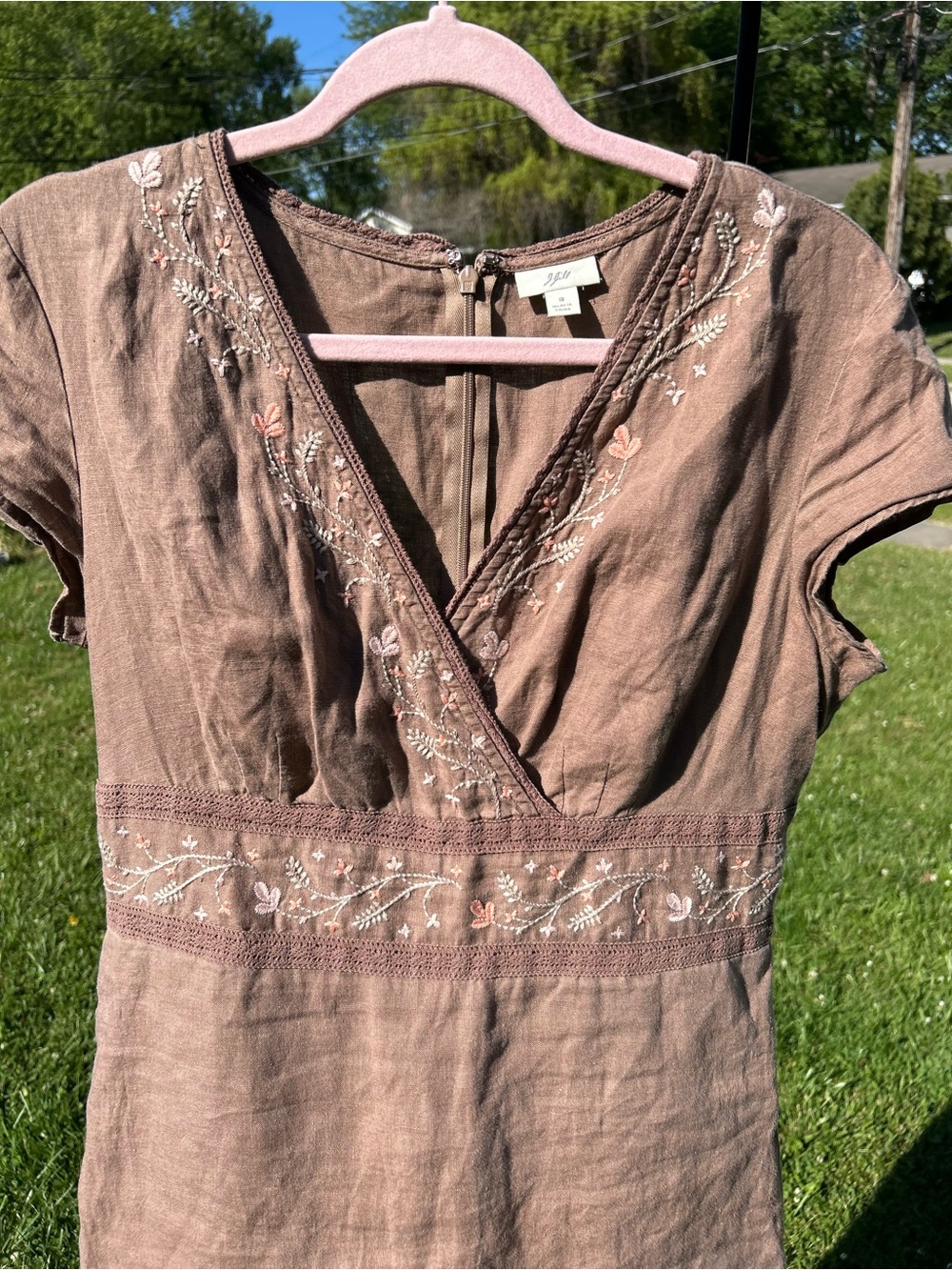 100% Linen J. Jill Fairy Dress with Floral Embroidery and Pockets - Picture 2 of 6